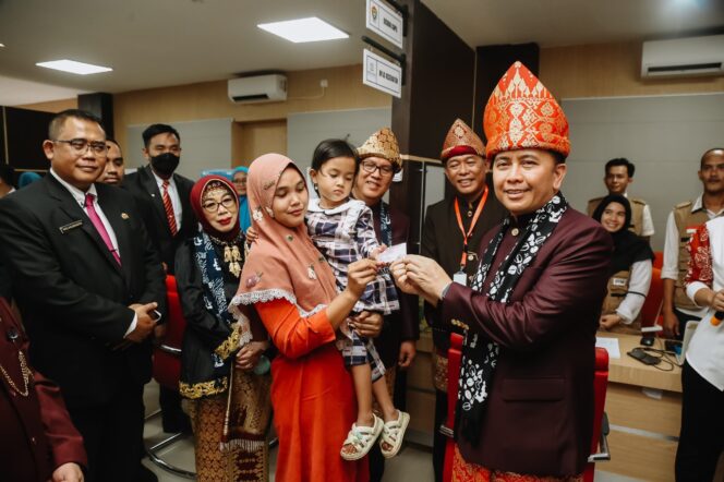 
Pj Gubernur Agus Fatoni Resmikan Mall Pelayanan Publik Muara Enim