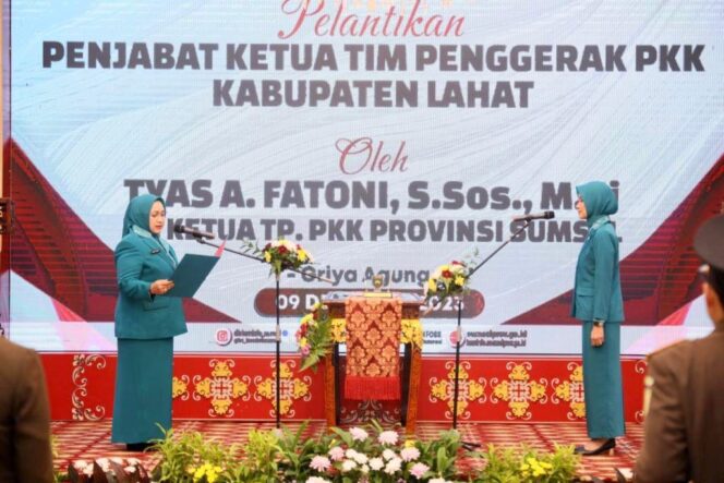 
					Pj Ketua TP PKK Sumsel Tyas Fatoni Lantik Aditya Trinia Apriliani sebagai Pj Ketua TP PKK Lahat