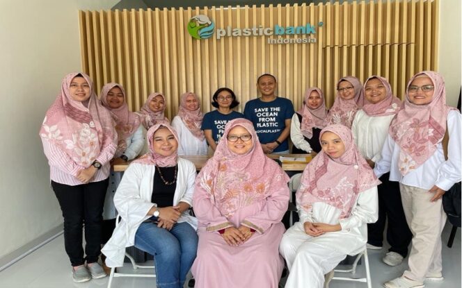 
					5 Dosen UIN Raden Fatah Palembang Adalan Pelatihan kepada Mitra Plastic Bank Indonesia di Bali