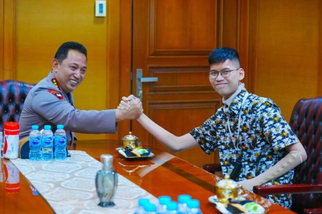 
Sultan Rif’at Al Fatih Bertemu Kapolri, Ucapkan Terima Kasih Atas Bantuan Perawatan