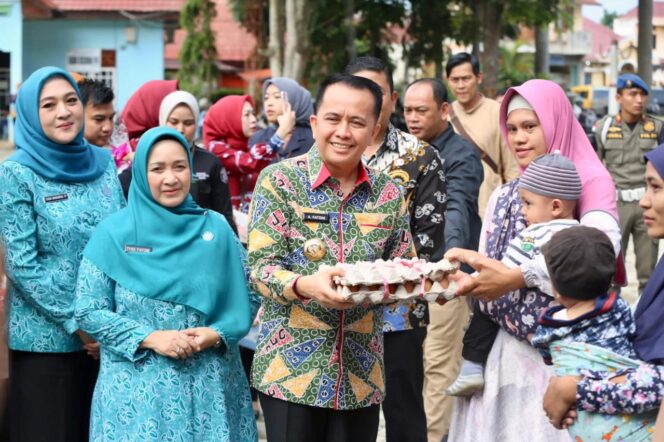 
					Atasi Stunting, Pj Gubernur Agus Fatoni dan Pj Ketua PKK Sumsel Angkat Anak Asuh, Bagikan Telur dan Makanan Tambahan