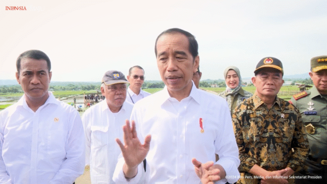 
Presiden Jokowi : Petani Bisa Gunakan KTP Beli Pupuk