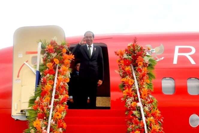 
Usai Kunjungan di Filipina, Presiden Jokowi Lanjutkan Kunjungan ke Vietnam