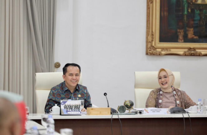 
Pj Gubernur Agus Fatoni Minta Program Kerja Dekranasda Mampu Jangkau Masyarakat Luas