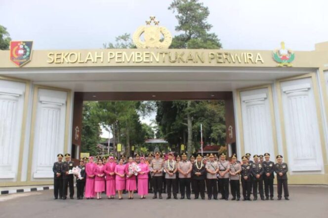 
Kasetukpa Lemdiklat Polri Pimpin Sertijab Waka Setukpa