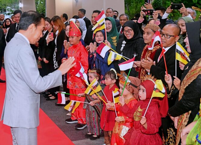 
Dari Hanoi, Presiden Jokowi Tiba di Bandar Seri Begawan