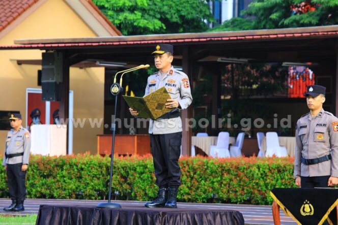 
Peringati Hari Kesadaran Nasional, Mabes Polri Gelar Upacara
