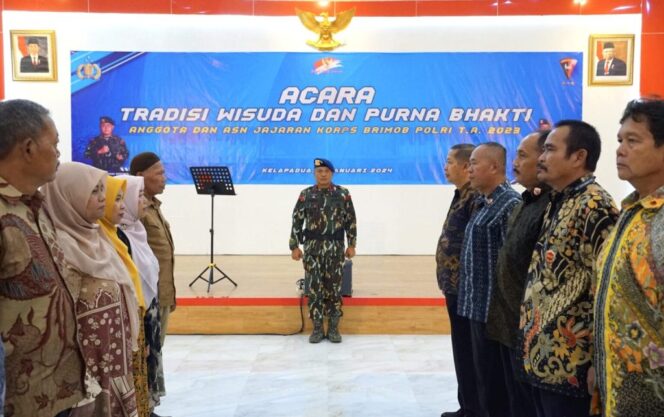 
					Korbrimob Polri Gelar Acara Tradisi Wisuda dan Purna Bhakti