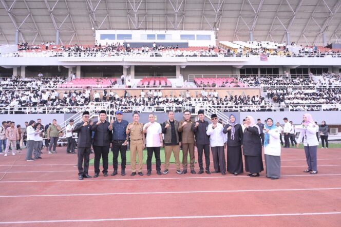 
Ratu Dewa Sampaikan Wejangan Untuk Puluhan Ribu Anggota KPPS Palembang Dilantik