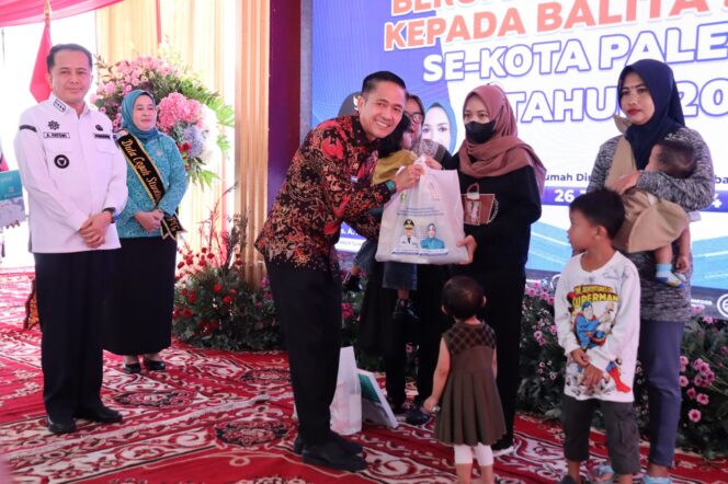
					Langkah Pemkot Palembang Atasi Stunting dengan Bagikan Sembako Dipuji Pj Gubernur Sumsel