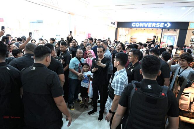 
Malam Minggu di Yogyakarta, Presiden Jokowi Sapa Warga