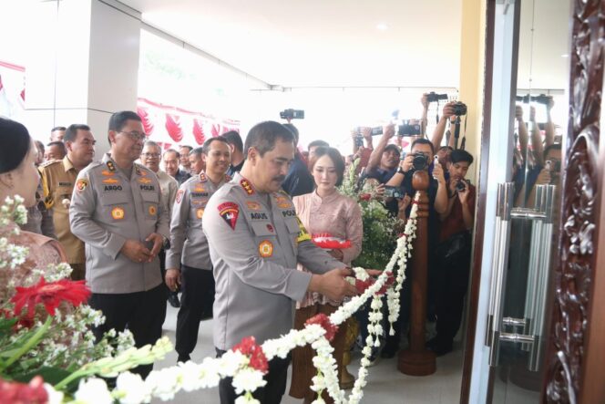 
					Diresmikan Wakapolri, RS Bhayangkara Blora Siap Layani Seluruh Lapisan Masyarakat