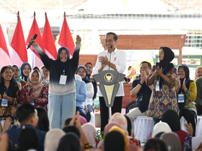 
Jokowi Apresiasi Sambutan Baik UMKM Terhadap Program Mekaar