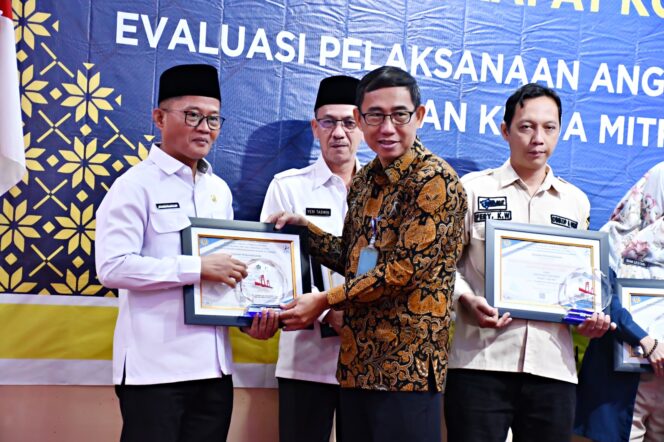 
Kemenag Sumsel Raih 5 Penghargaan Dari KPPN Palembang