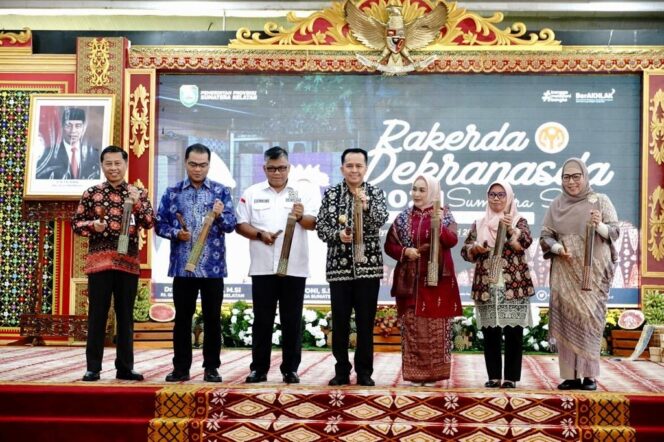 
Pj Gubernur Agus Fatoni Buka Rakerda Dekranasda Sumsel Tahun 2024