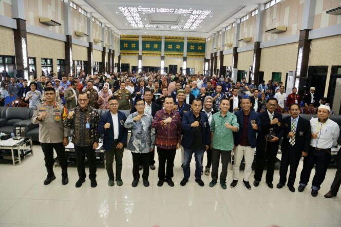 
Hadiri Konferprov PWI Sumsel, Pj Gubernur Agus Fatoni Minta Rekan Jurnalis Jaga Iklim Kondusif di Sumsel