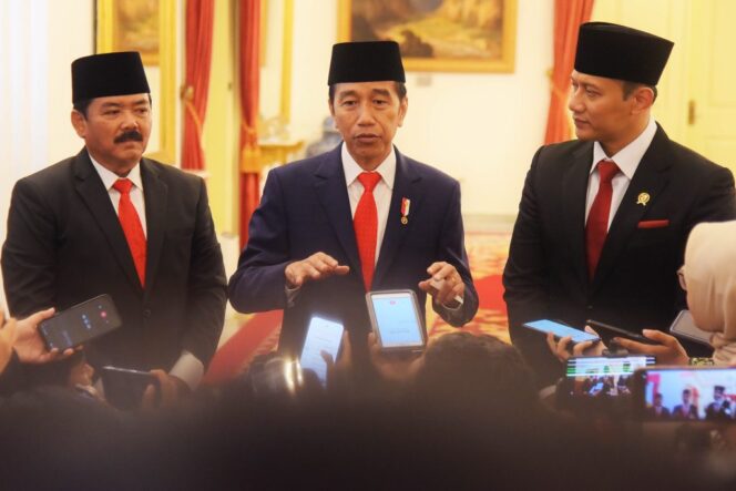 
					Presiden Jokowi Lantik Hadi Tjahjanto Jadi Menko Polhukam dan AHY Jadi Menteri ATR
