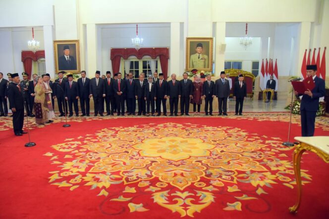 
Presiden Jokowi Lantik Anggota Komisi Kejaksaan RI Periode 2024-2028