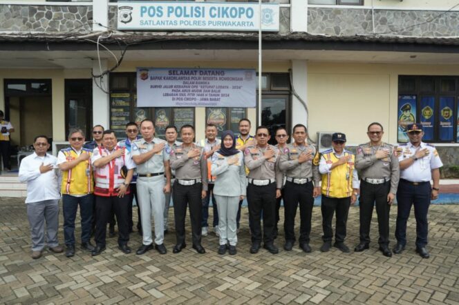 
Persiapkan Pelaksanaan Operasi Ketupat 2024, Kakorlantas Survei Jalur Tol Jakarta – Jawa Tengah