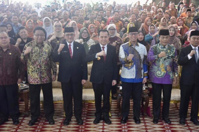 
Rapat Peningkatan Kinerja Disdik Sumsel, Pj Gubernur Agus Fatoni Minta Kepsek Ciptakan Inovasi Maju dan Modern