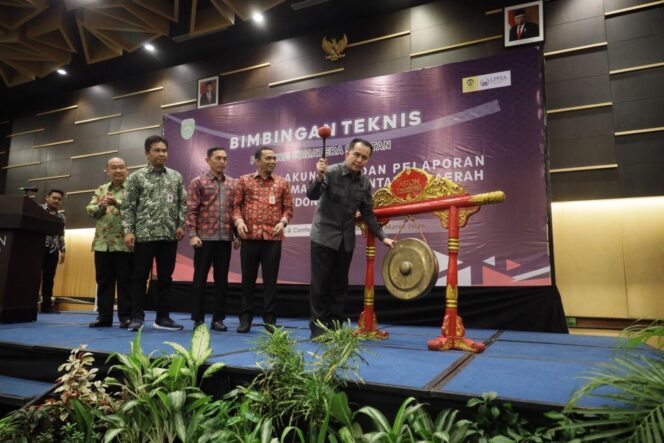 
Pj Gubernur Agus Fatoni Buka Bimtek Akuntansi dan Pelaporan SIPD RI