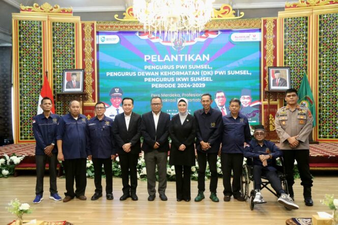 
Hadiri Pelantikan Pengurus PWI Sumsel, Pj Gubernur Agus Fatoni Minta Jaga Sinergitas Guna Memajukan Daerah