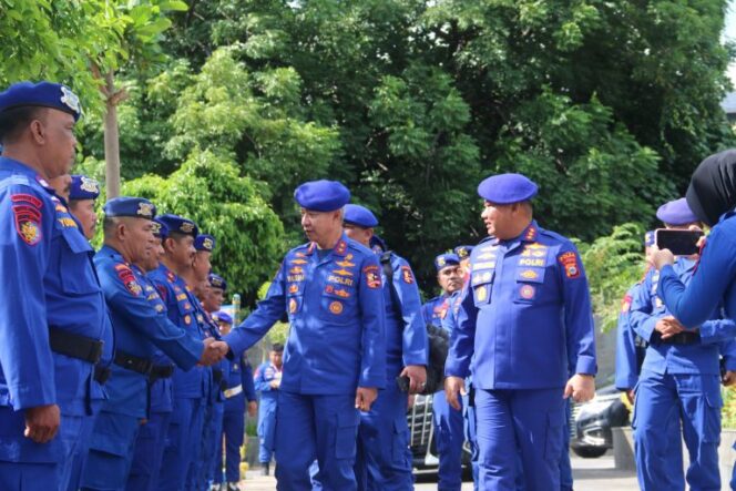 
					Kakorpolairud Baharkam Polri Tekankan Adaptasi Teknologi hingga Perang Siber
