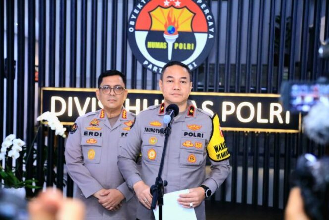 
Pesawat Kargo Hilang di Kalimantan, Polri Turut Bantu Pencarian