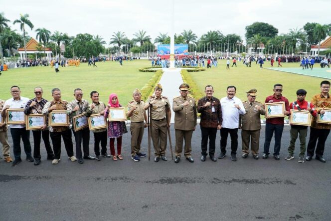 
Dipimpin Wamen Ketenagakerjaan RI, Pemprov Sumsel Gelar Apel Bulanan K3 Nasional