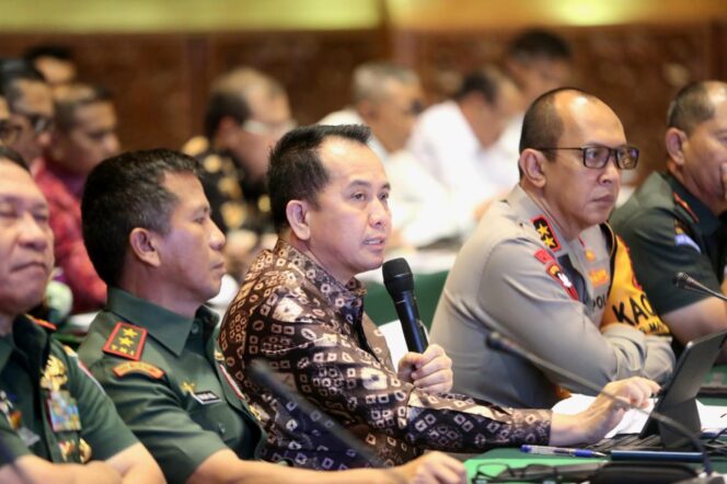 
Pj Gubernur Agus Fatoni Hadiri Rakorsus Antisipasi Karhutla Bersama Sejumlah Menteri