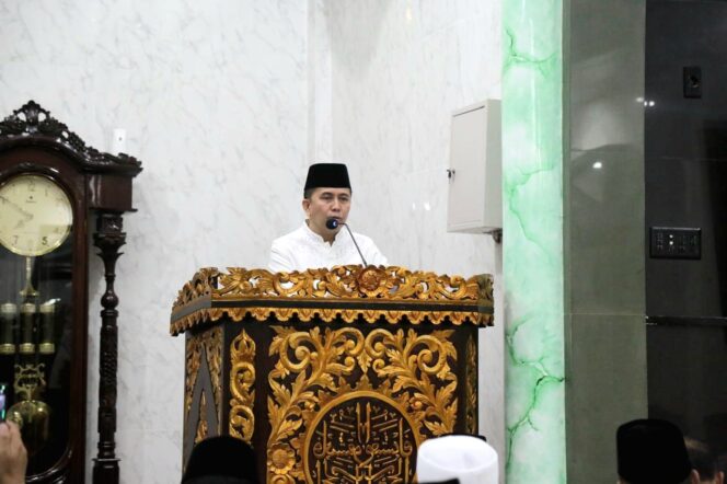 
Sinergitas bersama TNI, Pj Gubernur Agus Fatoni Salat Berjamaah di Masjid Raudhatul Ulum Kodam II/Sriwijaya