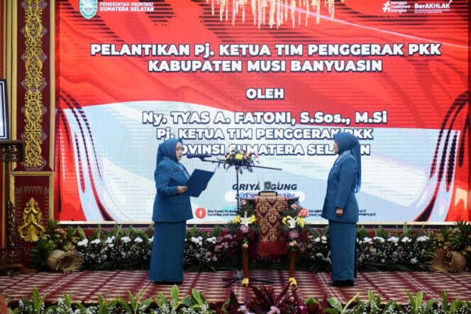 
Pj Ketua TP PKK Sumsel Tyas Fatoni Lantik Triana Sandi Fahlepi Sebagai Pj Ketua TP PKK Muba