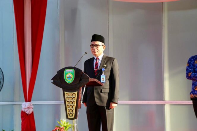 
Pimpin Upacara HUT Otda di Lingkup Provinsi Sumsel, Sekda Supriono Bacakan Sambutan Mendagri