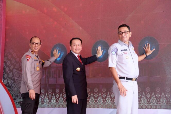 
Optimalkan PAD Sektor Pajak Daerah, Pj Gubernur Agus Fatoni Resmikan Gedung  UPTB PPD Wilayah Palembang IV dan OKI