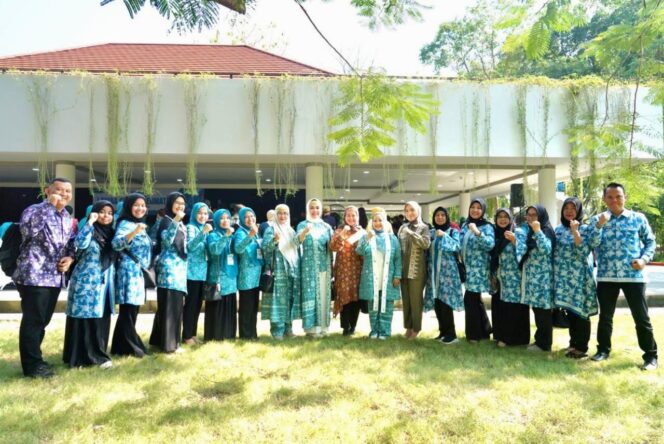 
					Pj Ketua TP PKK Tyas Fatoni Apresiasi PKK Sumsel Turut Berpartisipasi dalam Lomba Cerdas Cermat HKG PKK ke-52 Tahun