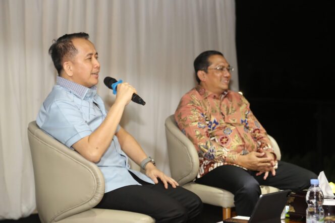 
Pj Gubernur Agus Fatoni Jadi Pemateri, Ingatkan Pentingnya Peningkatan Kapasitas SDM di Lingkup Pemkab Sumedang