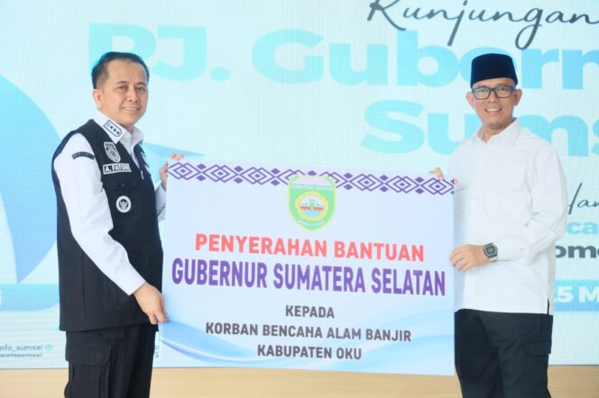 
Pj Gubernur Agus Fatoni Salurkan Bantuan untuk Korban Banjir di Kabupaten OKU Total Rp 5 Miliar Lebih