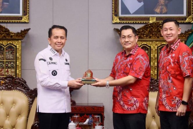 
Pj Gubernur Agus Fatoni Minta PSMTI Sumsel Lebih Aktif, Berkontribusi dalam Pembangunan Daerah