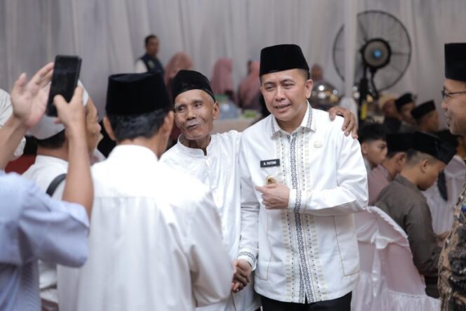 
Silaturahmi di Ponpes Al-Hikmah Istiqomah, Pj Gubernur: Untuk Menjadi Orang Sukses, Bekali Hidup dengan Pendidikan dan Agama