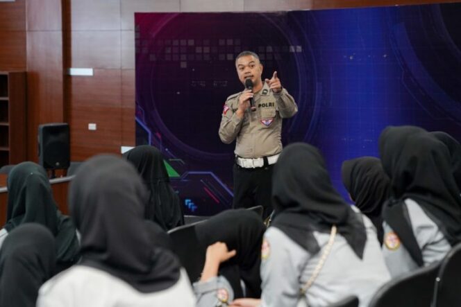 
					Polri Kenalkan Sistem Kerja Digital Kepolisian ke Siswa SMK