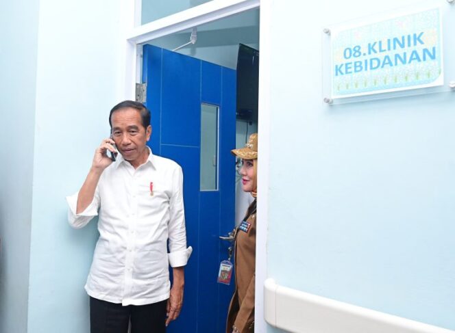 
Momen Presiden Jokowi Telepon Pak Bas Saat Tinjau RSUD dr. Sobirin