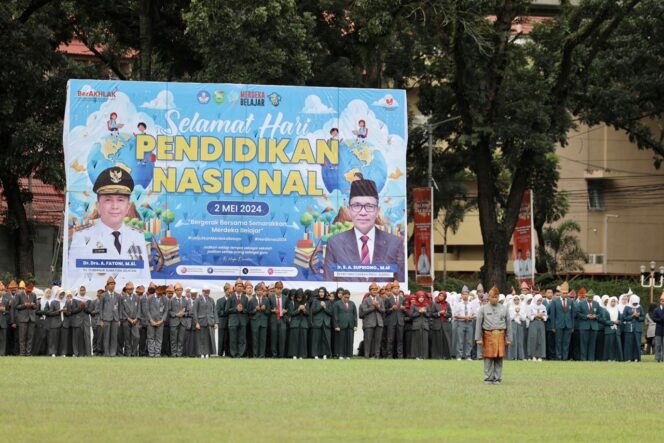 
Peringati Hardiknas, Sekda SA Supriono Bacakan Amanat Tertulis Kemendikbud Ristek RI