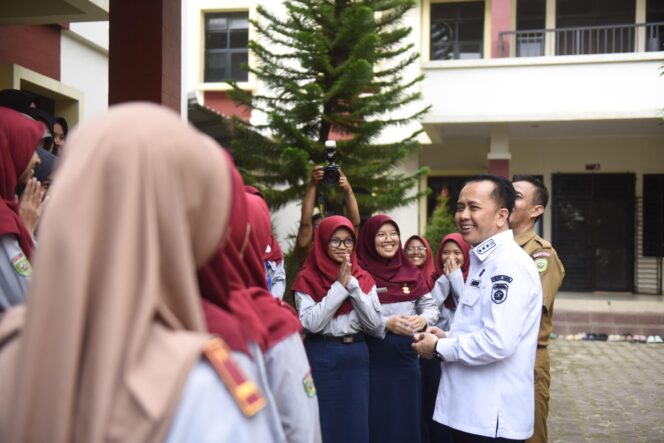 
Pj Gubernur Agus Fatoni Beri Semangat kepada Siswa-Siswi SMAN Sumsel: Sukses Itu Milik Semua Orang