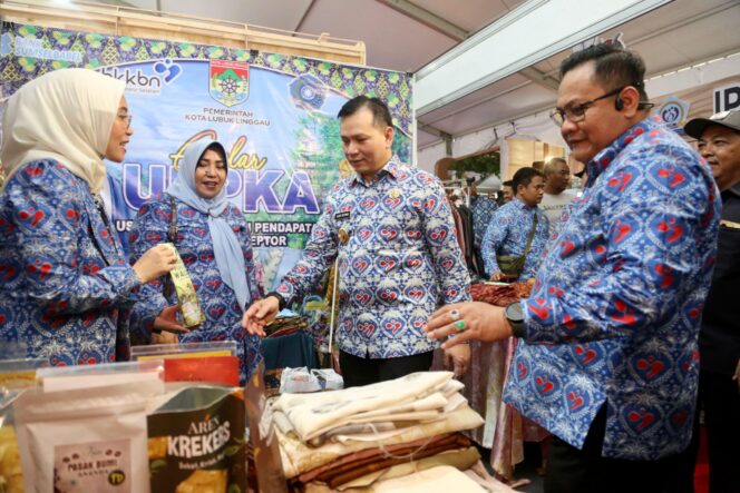 
Pj Gubernur Sumsel Elen Setiadi Hadiri Puncak Peringatan Harganas ke-31 di Semarang