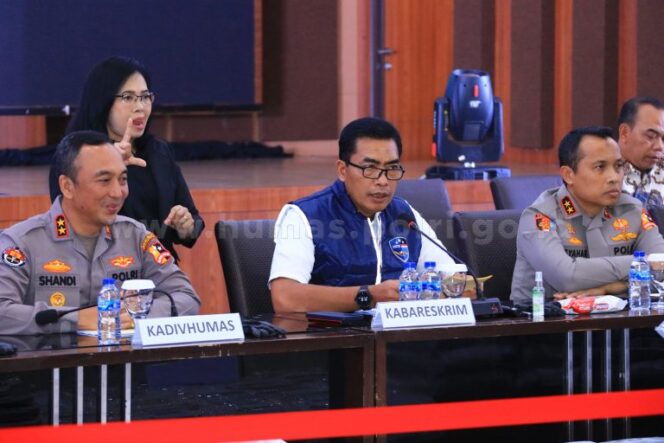 
Polri Akan Jerat Bandar Judi dengan TPPU dan Tindak Tegas Artis yang Promosikan Judi Online
