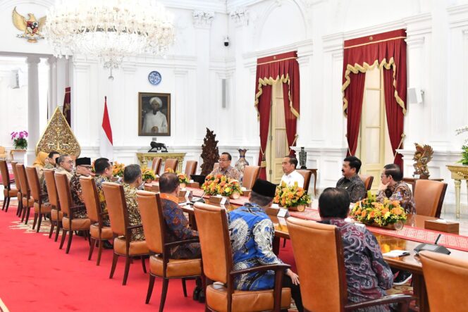 
Jokowi Rapat Konsultasi dengan Pimpinan MPR RI, Tegaskan Pentingnya Bangun Sinergi Nasional