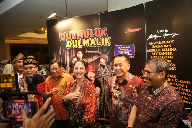 
Pj Gubernur Agus Fatoni Sukses Adu Akting dengan Anwar Fuady, Meriam Belina dan Roy Marten dalam Film ‘Dul Muluk & Dul Malik’