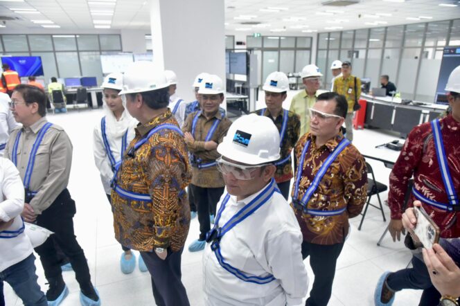 
Pj Gubernur Sumsel Elen Setiadi Hadiri Peresmian Operasional Smelter PTFI di Kawasan Ekonomi Khusus JIIPE Gresik Jatim