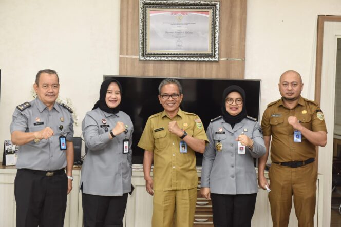 
Sekda Supriono Terima Audiensi Plh Kanwil Kemenkumham Sumsel Bahas MIPC 2024