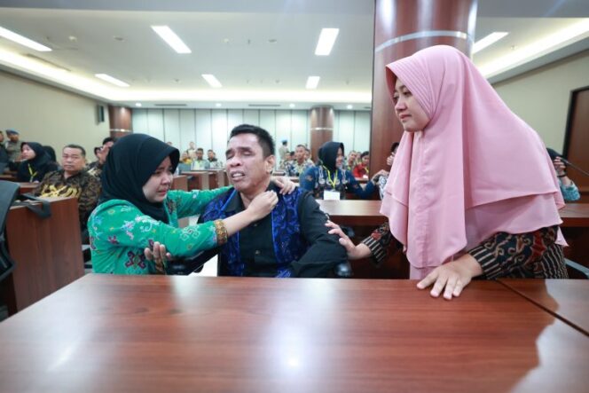 
Anak Korban Bom Surabaya Lolos Rekrutmen Polri: Saya Lanjutkan Perjuangan Bapak